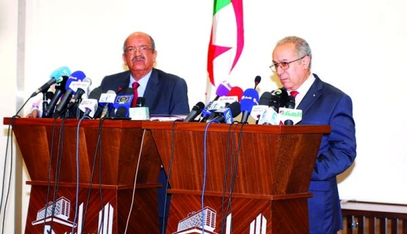 لعمامرة يستلم مهامه الجديدة على رأس وزارة الخارجية