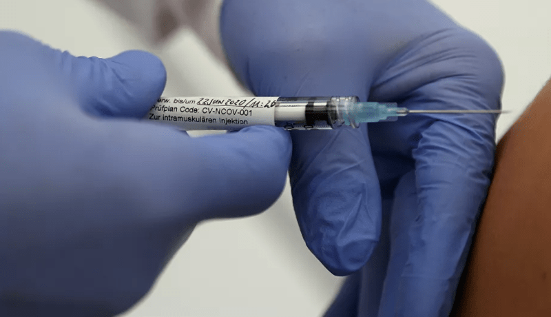 مركز “غامالي” الروسي يعلن بدء اختبار اللقاح التجريبي ضدّ كورونا على الأطفال