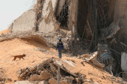 بعد شهر على إنفجار بيروت.. رصد نبضات قلب تحت ركام مبنى مدمر