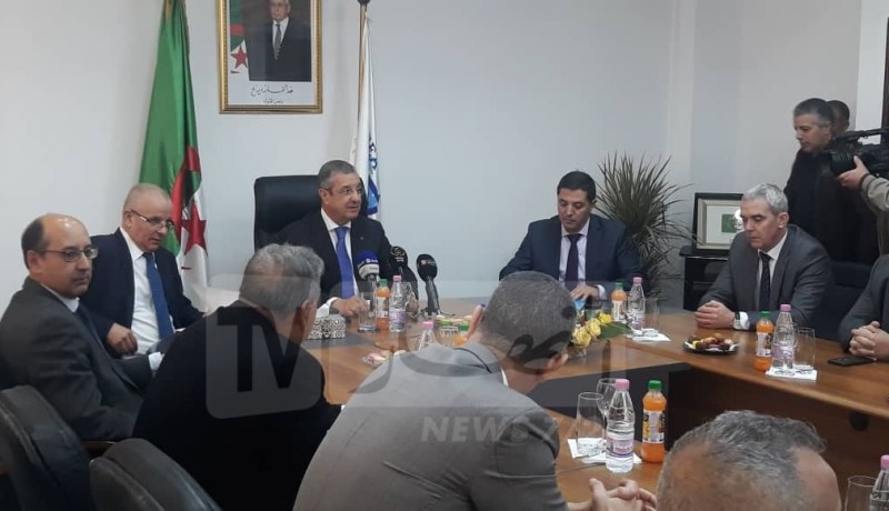 لوكال: أزيد من 4500 مليار دينار متداولة خارج الإطار الرسمي