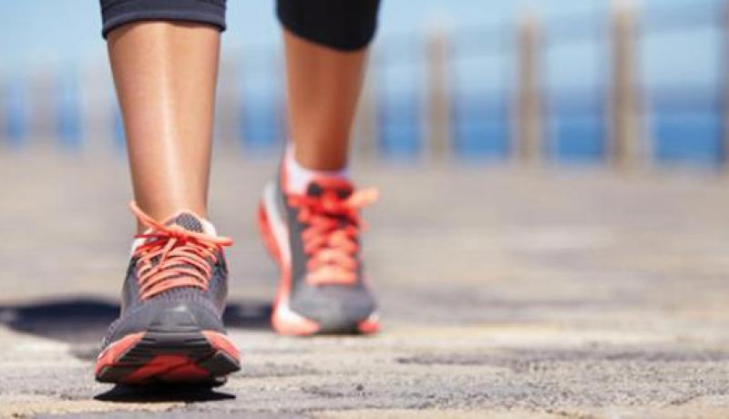 المشي 10 دقائق يوميا يحمي من إعاقة دائمة مستقبلا