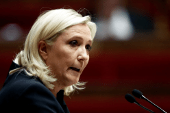 مارين لوبان تدعو لمنع المسلمات “الصغيرات” من إرتداء الحجاب