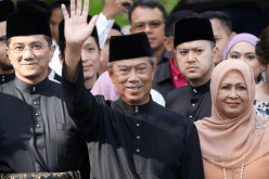 رئيس الوزراء الجديد لماليزيا يؤدي اليمين الدستورية