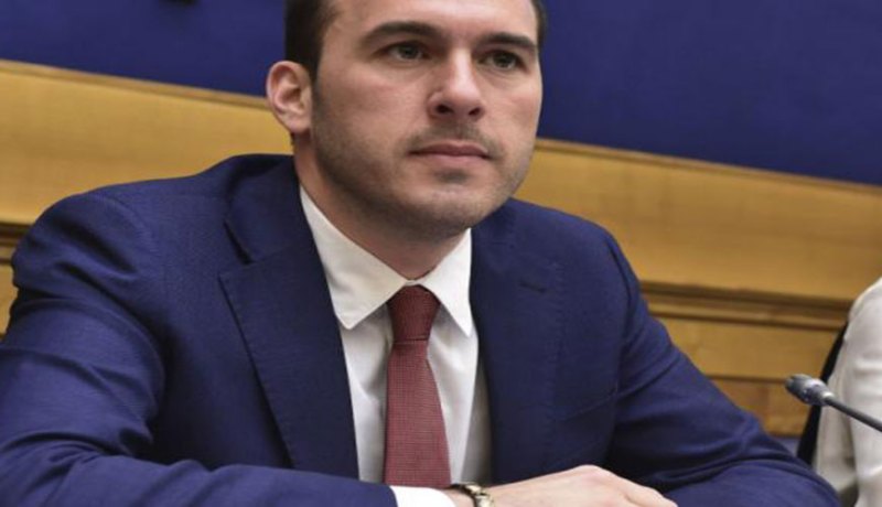 مانليو دي ستيفانو كاتب الدولة بالخارجية الايطالية في زيارة عمل إلى الجزائر