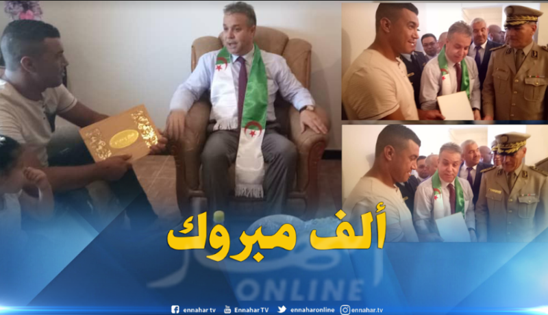 بالصور ..تمار ومدير المصلحة الاجتماعية بوزارة الدفاع يسلمان سكن اجتماعي لأحد ضحايا الإرهاب