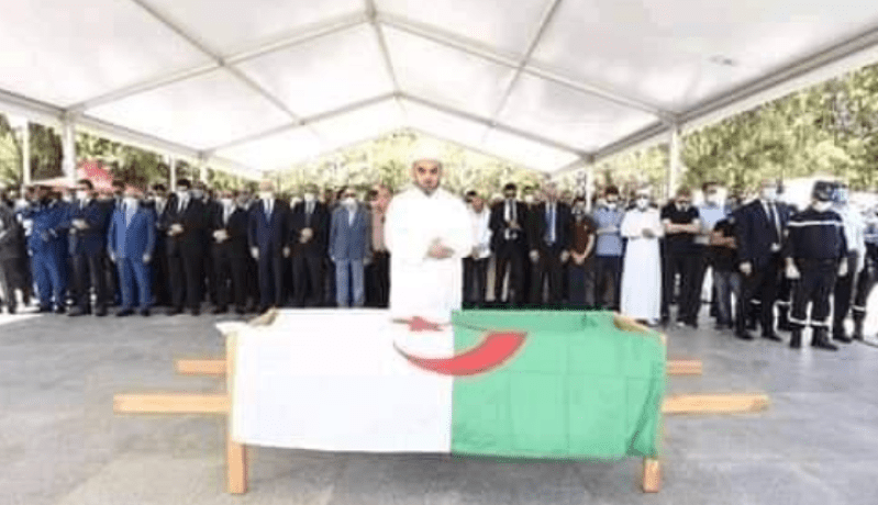 المجاهد عبد القادر العمودي يوارى الثرى بمقبرة العالية