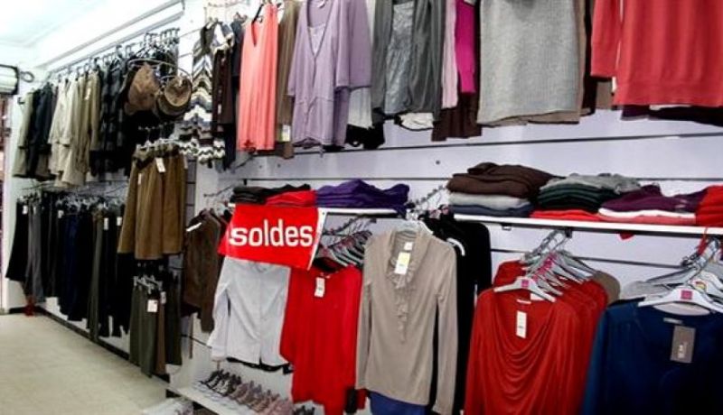 والي قسنطينة يقرر غلق محلات بيع الملابس والأحذية والحلويات