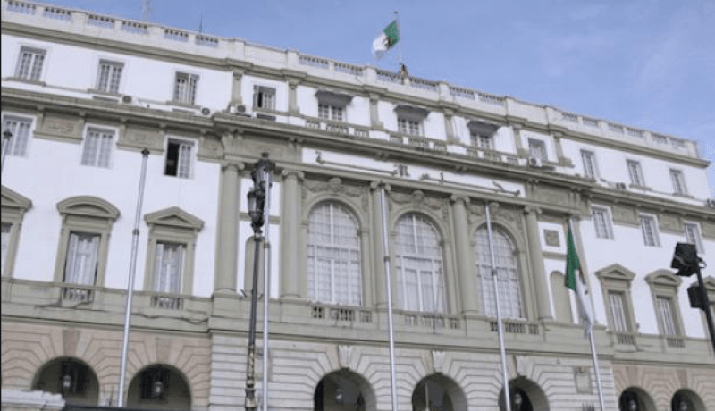 ثلاثة وزراء ينزلون على مجلس “السينا” هذا الخميس