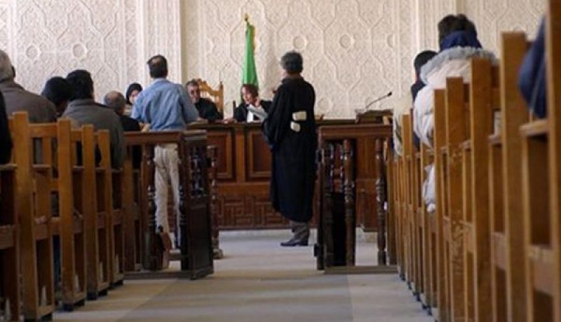 الحبس غير النافذ لامرأة قامت بتمزيق سجل قضائي داخل محكمة بعزابة في سكيكدة 