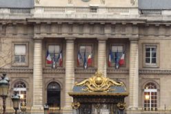 إدانة شرطي سابق بكتابة شعارات عنصرية على واجهات قنصلية الجزائر بليون 