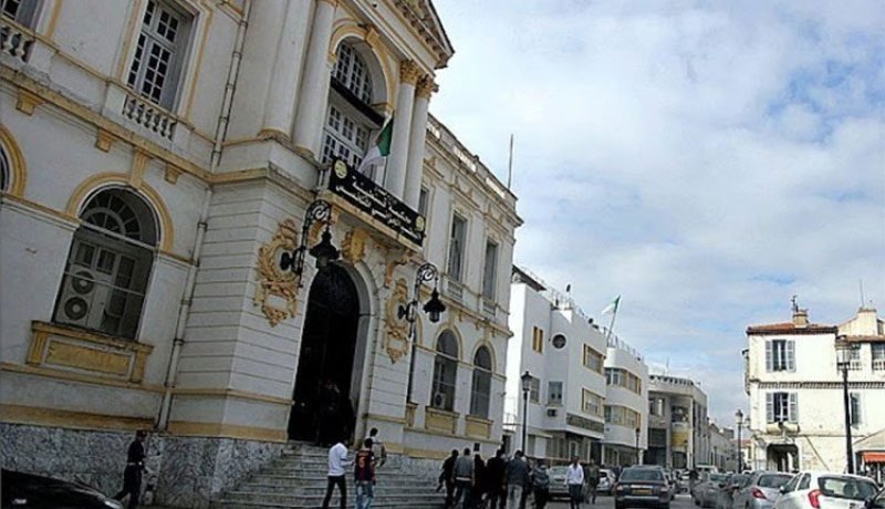 إيداع منتحل صفة النائب العام لدى مجلس قضاء قسنطينة وشركائه الحبس المؤقت