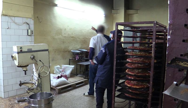 قسنطينة: تسجيل عديد المخالفات المتعلقة بجودة الأطعمة المقدمة ببعض المحلات