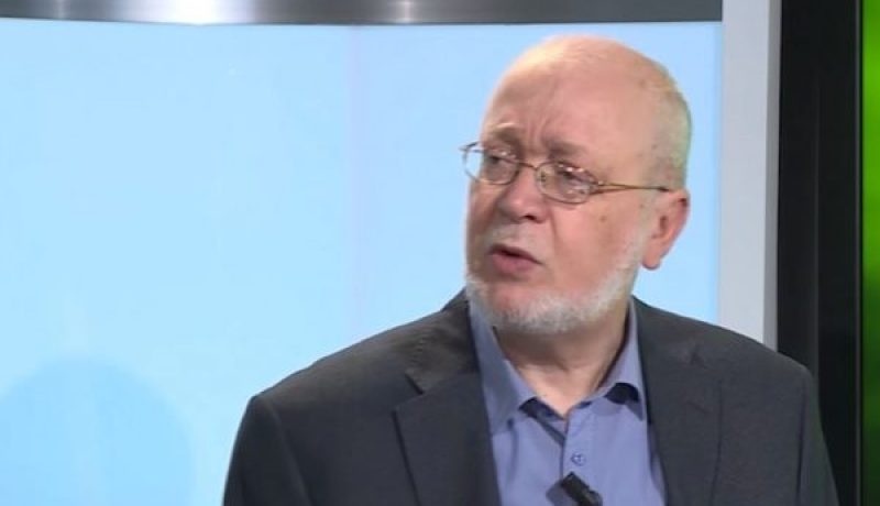 الرئيس تبون يعزي عائلة الفقيد امحمد بن رضوان