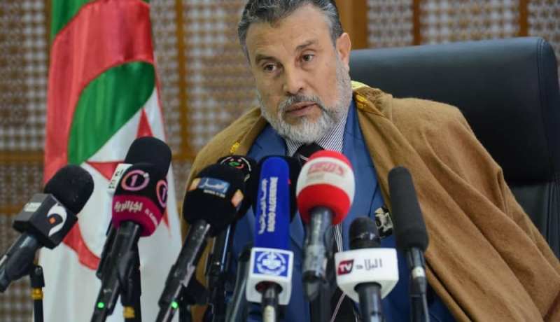 محمد بوفراش يودع ملف ترشحه لدى المجلس الدستوري