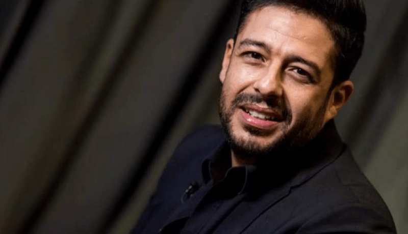 محمد حماقي يعزّي الجزائر على المباشر في برنامج “ذا فويس”