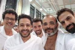 محمد حماقي يؤدّي مناسك العمرة