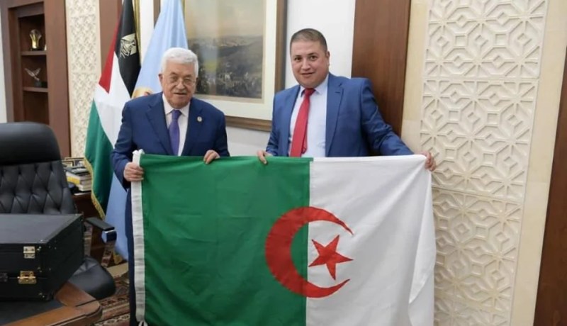 بالصور.. الرئيس الفلسطيني يستقبل رئيس جمعية الصداقة والاخوة الفلسطينية الجزائرية