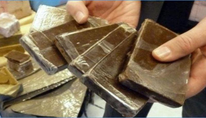 جمارك مغنية تعثر على حقيبة بها كمية من الزطلة