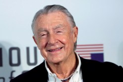 رحيل المخرج الأمريكي جويل شوماخر بعد صراع مع السرطان