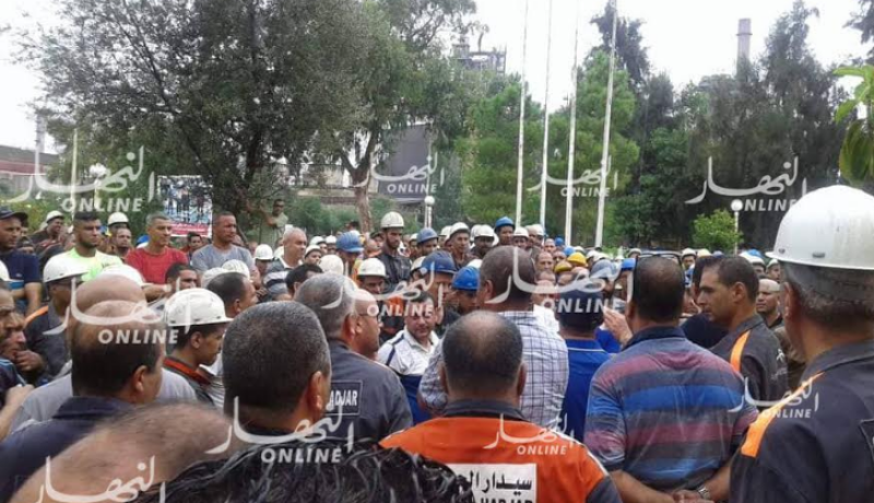 انتهاء مسلسل عمال مركب الحجار بفض الاعتصام داخل محيط الفرن العالي