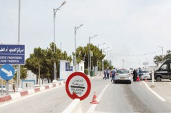 توقيف جزائري ورعية من الصحراء الغربية متلبسين بتهريب مركبة مرسيدس