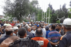 بالصور.. عمّال مركّب الحجار للحديد والصلب بعنّابة يحتجون