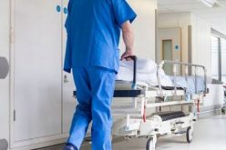 موظف يتعرض لإعتداء عنيف داخل مكتبه بمستشفى تيارت