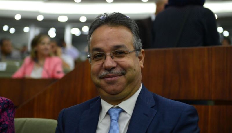 طمار يراجع تكلفة مساكن عدل