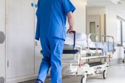 وزارة الصحة تمنع الهواتف النقالة والتجمعات على مستخدمي القطاع