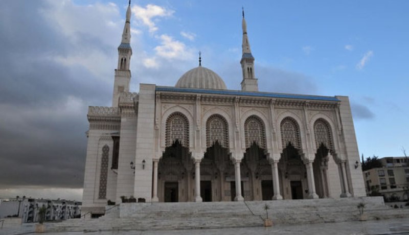 تسمية المساجد على من بناها.. ممنوع!