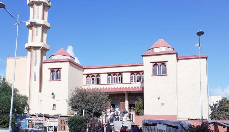 بالصور.. مدير الشؤون الدينية بوهران يعاين مقصورة المسجد المحترقة بحي اللوز