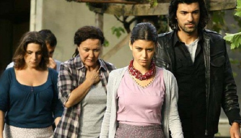 بالفيديو.. إحدى بطلات المسلسل التركي “فاطمة” ترتدي الحجاب