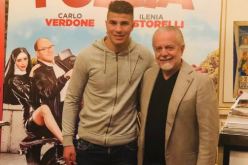 رئيس نابولي يُرحب بنجمه الجزائري الجديد