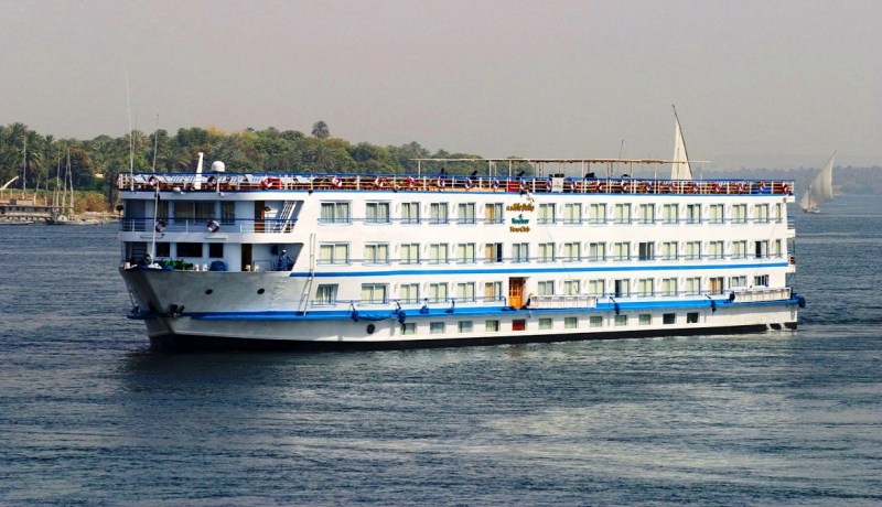 إصابة 12 مصريا على متن باخرة بفيروس كورونا