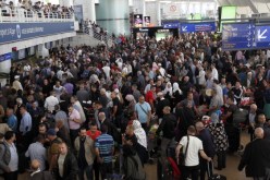 فوضى في مطار الجزائر بسبب تأخر أمتعة مسافري طائرة طاسيلي