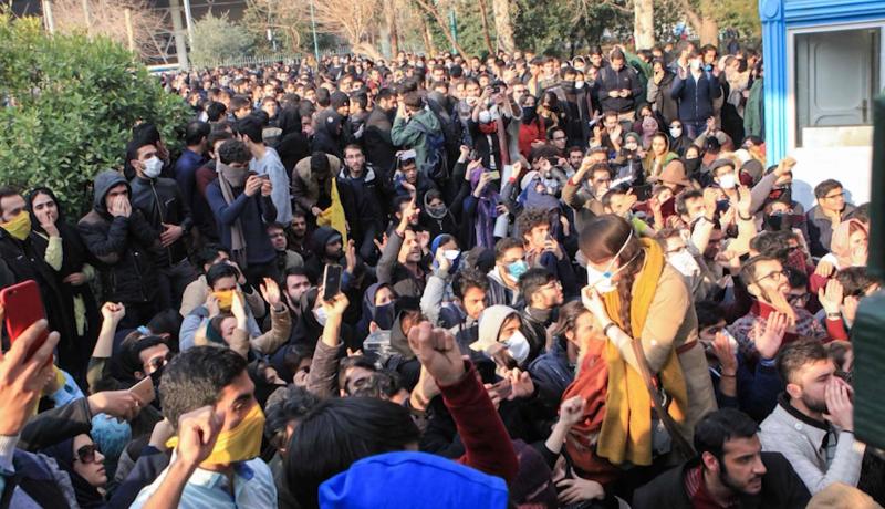 مقتل 50 شخصا خلال مظاهرات إيران