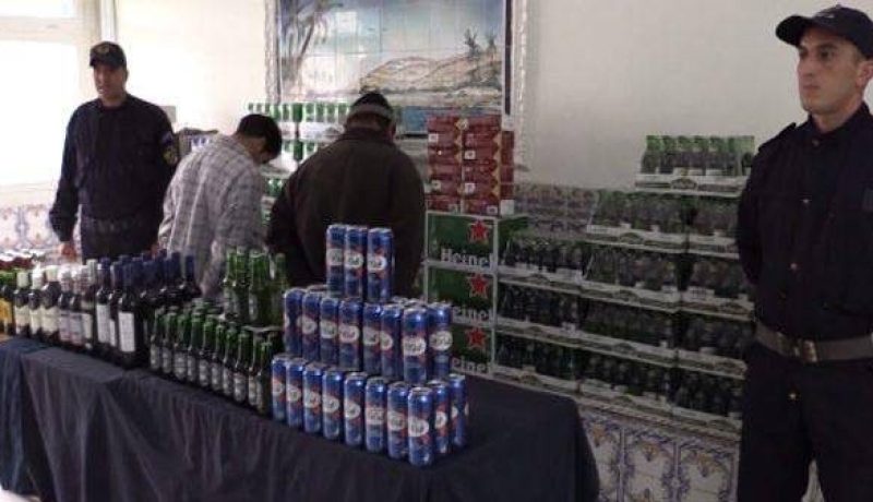 توقيف شخصين وحجز 300 قارورة خمر بمعسكر