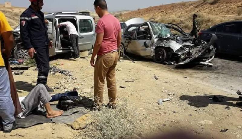 حادث مرور خطير يودي بحياة امراة وإصابة 3 اخرين في معسكر