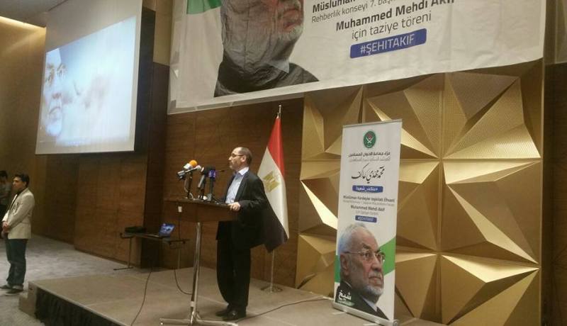 مقري يرثي المرشد العام السابق لـ«الإخوان» بتركيا