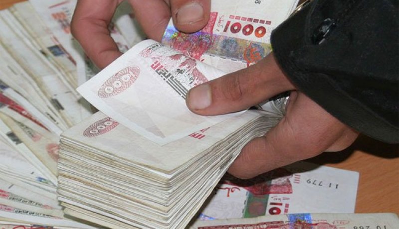 أطفال يعثرون على كيس بمبلغ 400 مليون سنتيم ويسلمونه للدرك في الطارف