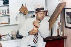 وفاة الممثل الأمريكي المخضرم ألين غارفيلد بفيروس كورونا