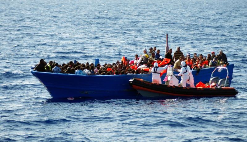 فقدان أكثر من 100 مهاجر بعد غرق قاربهم قبالة سواحل ليبيا