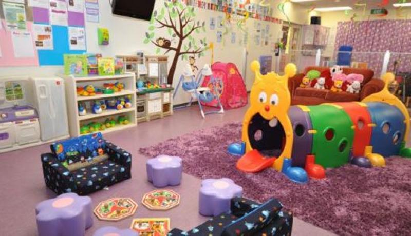 إمرأة تهجم بالسكين على روضة للأطفال وتصيب 14 طفلا