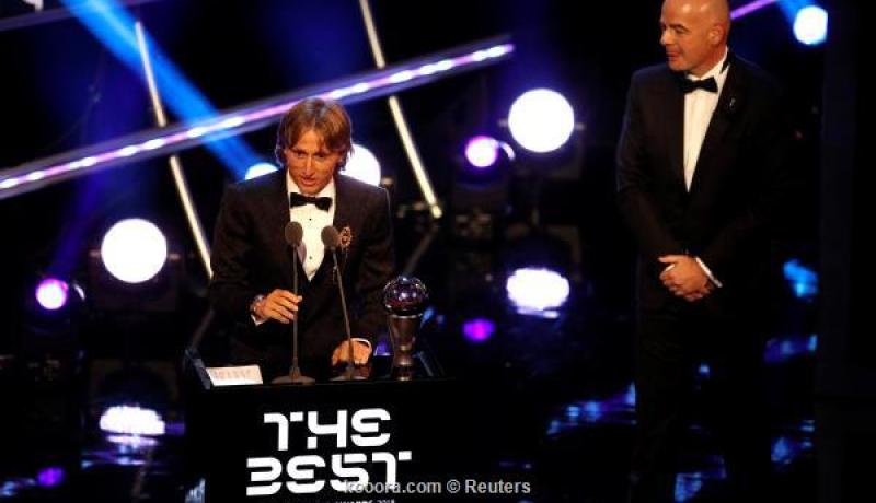 مودريتش يتوج بجائزة أفضل لاعب في العالم