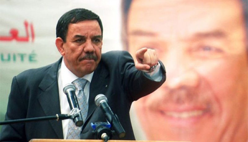 موسى تواتي “نحضر لتنظيم مسيرة وطنية لبقاء ودعم بوتفليقة “