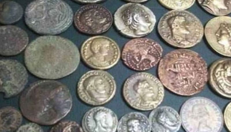 ميلة.. “الفايسبوك” يمكن من حجز 100 قطعة نقدية أثرية