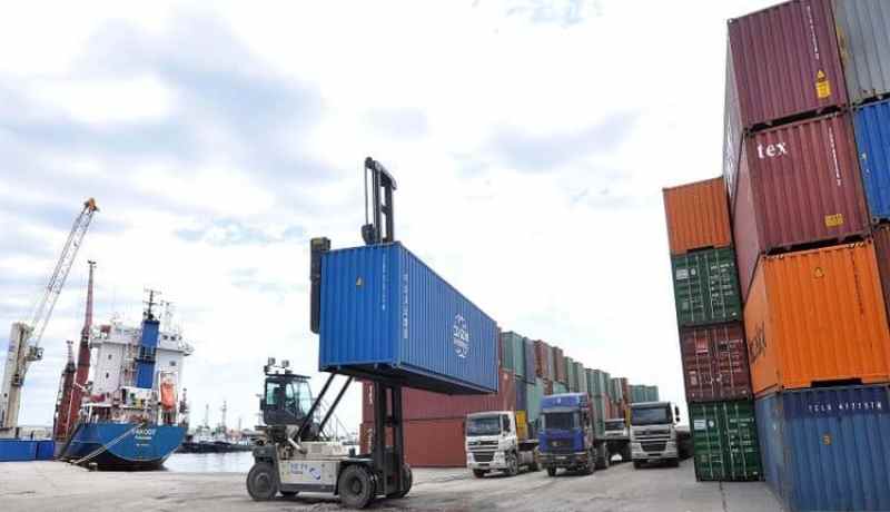 عبد العزيز خلف: سيتم إعادة النظر في إستيراد المنتجات الموجهة مباشرة للبيع