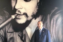 ميهوبي في حضرة الثائر الكوبي تشي غيفارا