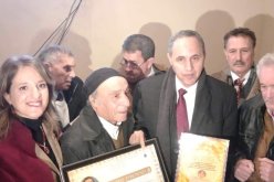 بالصور.. ميهوبي يطمئن على صحة الفنان محند أكلي بلخير