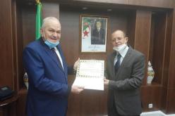 بالصور.. ناصري يكرم ناصر جامه المدير العام لصندوق الضمان والكفالة المتبادلة في الترقية